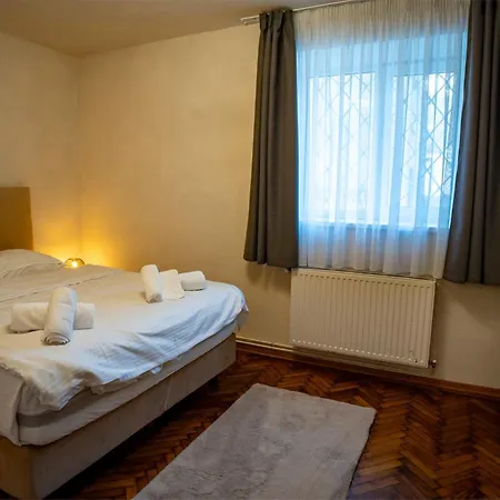 Barrique 16 - Breakfast Delivered & Minibar -old Town Apartment